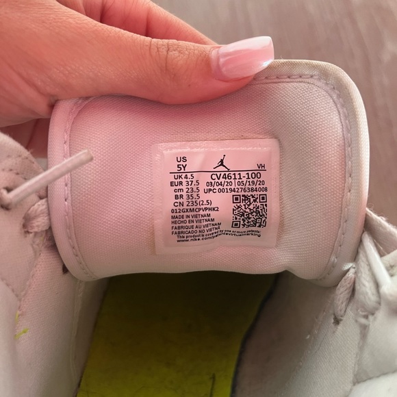 Nike Air Jordan 1 Mid edge glow - Picture 3 of 5